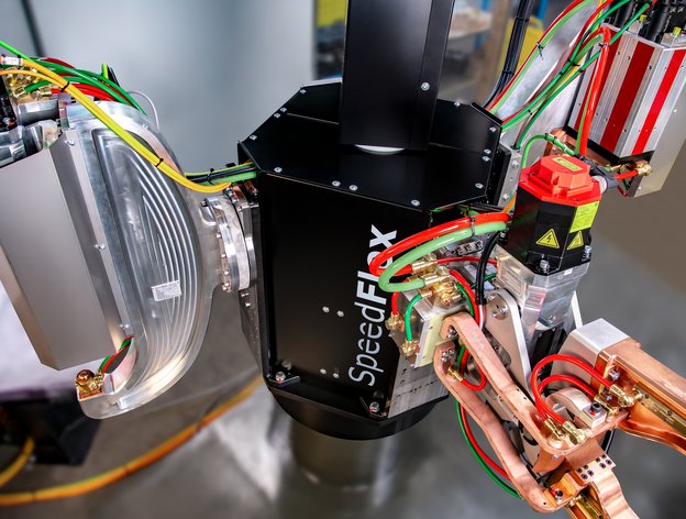 SpeedFlex Multi-Tool Positioner, präzise Positionierungslösung für vielseitige Fertigungsprozesse bei LEWA Attendorn