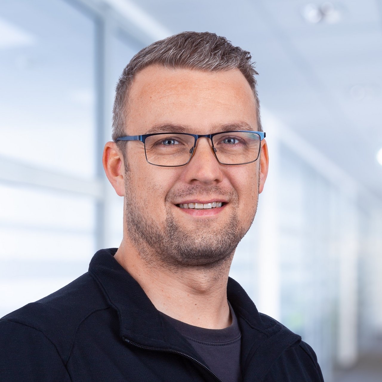 Porträt von Herrn Kölsch, Ansprechpartner für Heidenhain-Schulungen bei LEWA Attendorn
