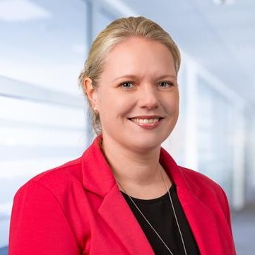Mitarbeiterporträt von Frau Roecher, Teil des Teams bei LEWA Attendorn, Personalabteilung